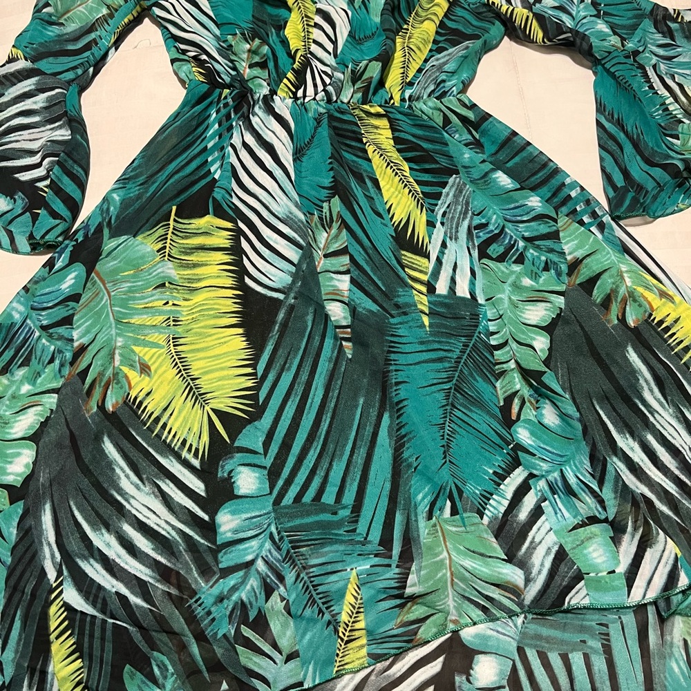 Tropical Green Leaf Print Dress super elegant and fun dress - Picture 3 of 5